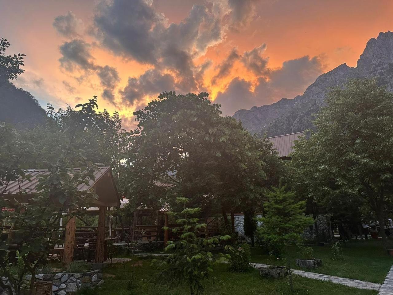 Valbona Relax Hotel Ngoại thất bức ảnh
