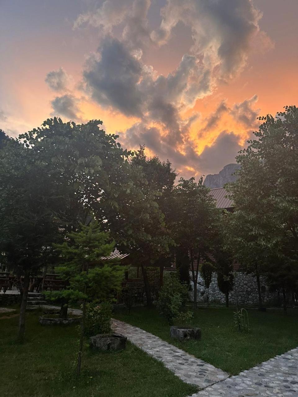Valbona Relax Hotel Ngoại thất bức ảnh